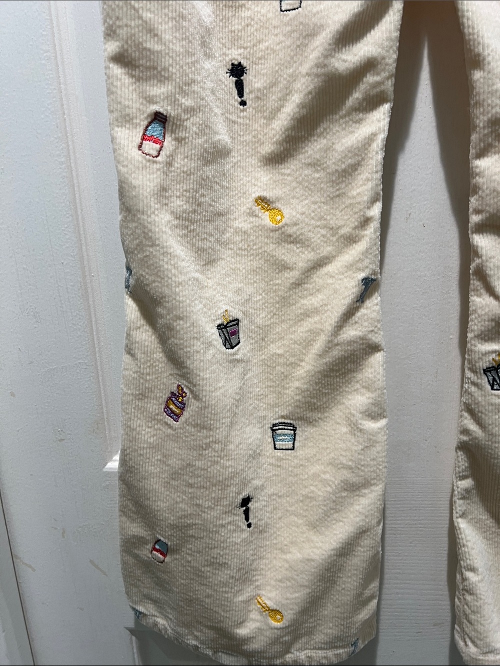 Pilcro Cream Embroidered Snack Motif The Icon Slight Flare Jeans - Picture 13 of 13